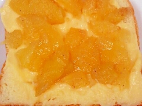 レンジで簡単☆リンゴ煮クリーム食パン
